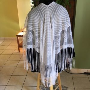 Vtg White Fringed Shawl
